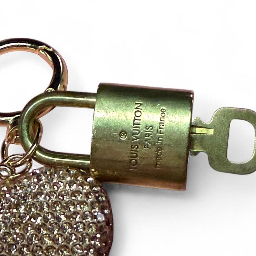 Louis Vuitton Lock & Key Rhinestone Copper Gold Heart Keychain Bag Charm Glamour - Picture 2 of 3